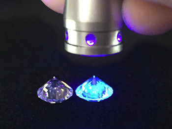 藍螢光鑽石